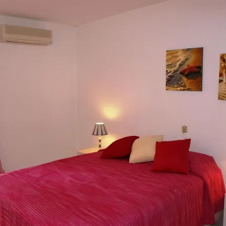 Sleeps 2 Air Con Vale do Lobo